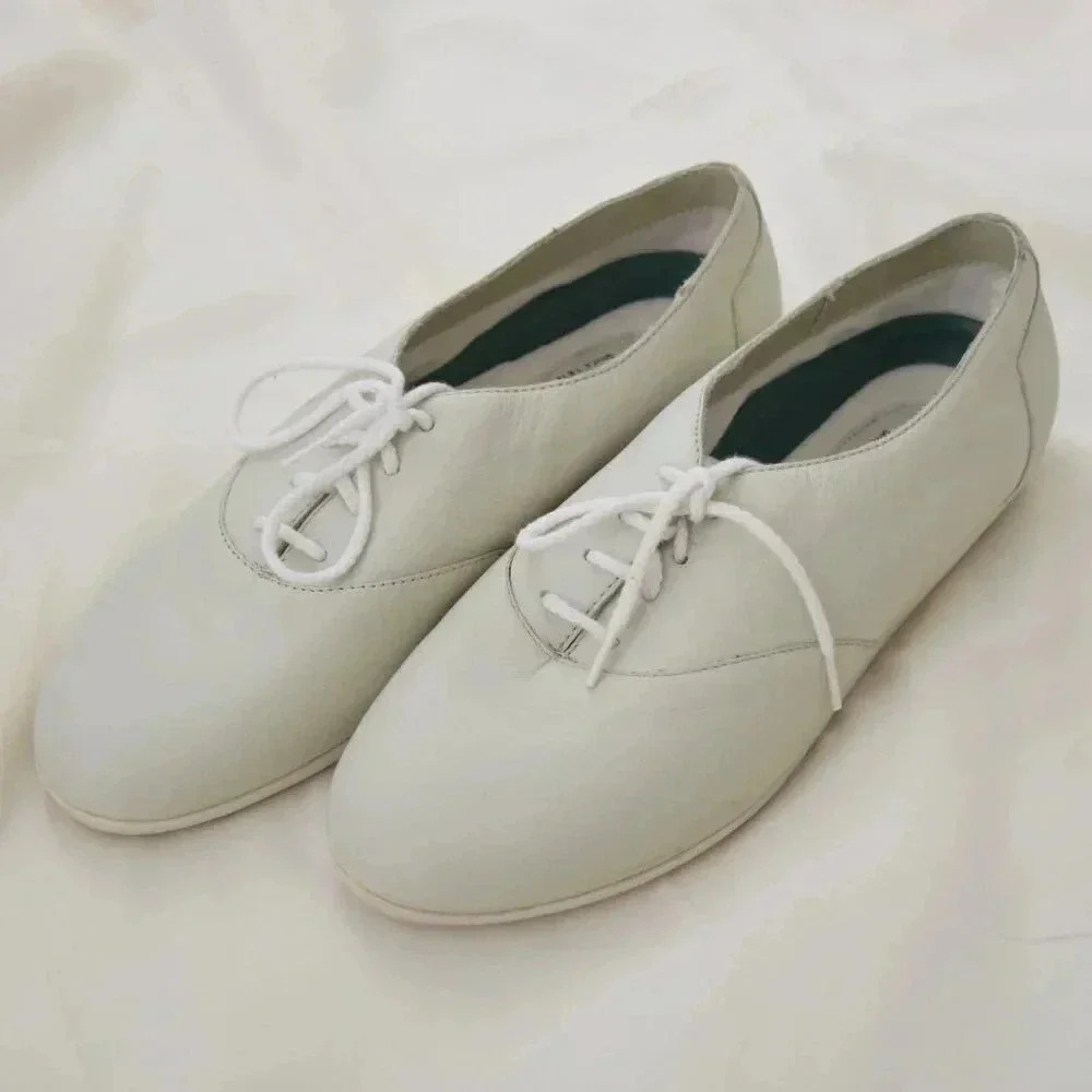 G.H. BASS & CO. Vintage Dress Shoes with Laces In Off White Size 9 1/2M